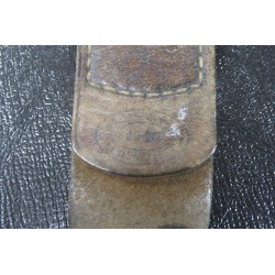 Fibbia tedesca WH in ferro con pattina in cuoio