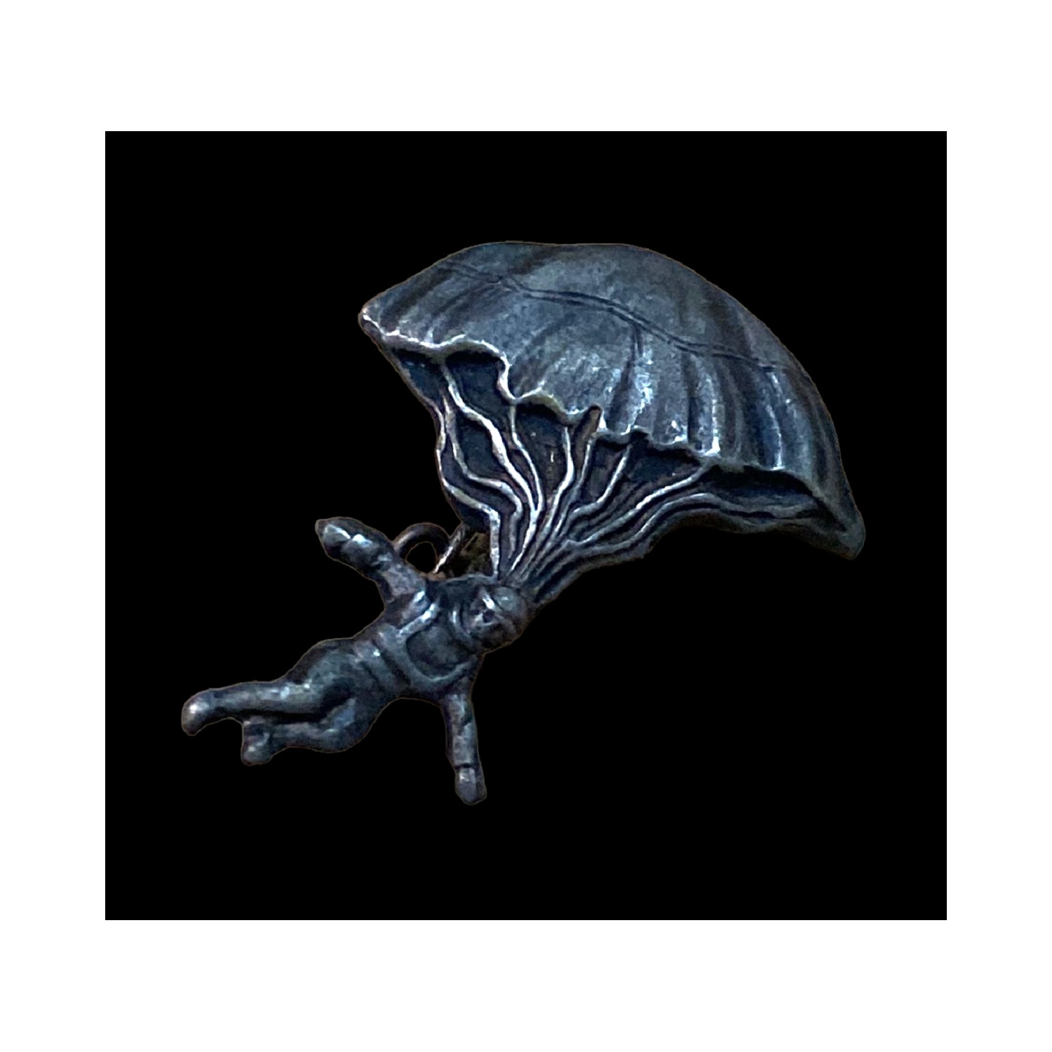 Regio Esercito Paratroopers, printed sheet metal badge for civilian dress.