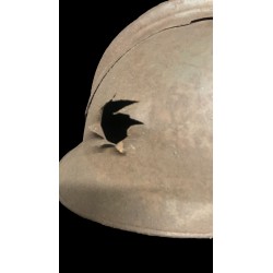 Interessantissimo guscio di Adrian italiano Mod.16 sparato