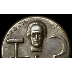Tinnie TAG DER ARBEIT 1934 , stamped sheet metal