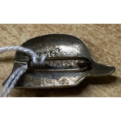 Der Stahlhelm pin