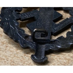 Bronze grade SA Sportabzeichen badge, numbered. Manufacturer Berg & Nolte Ludenscheid
