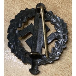 Bronze grade SA Sportabzeichen badge, numbered. Manufacturer Berg & Nolte Ludenscheid