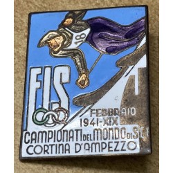 Sports badge FIS Italian Ski Federation World Championships 1941 Cortina d Ampezzo, measures approximately 4 x 3.5 cm