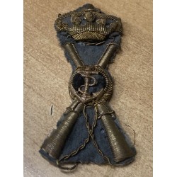 Raro fregio da ufficiale di fanteria con ancorotto al posto del numero