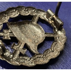 German first war traforated wounded badge , black grade