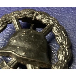 German first war traforated wounded badge , black grade