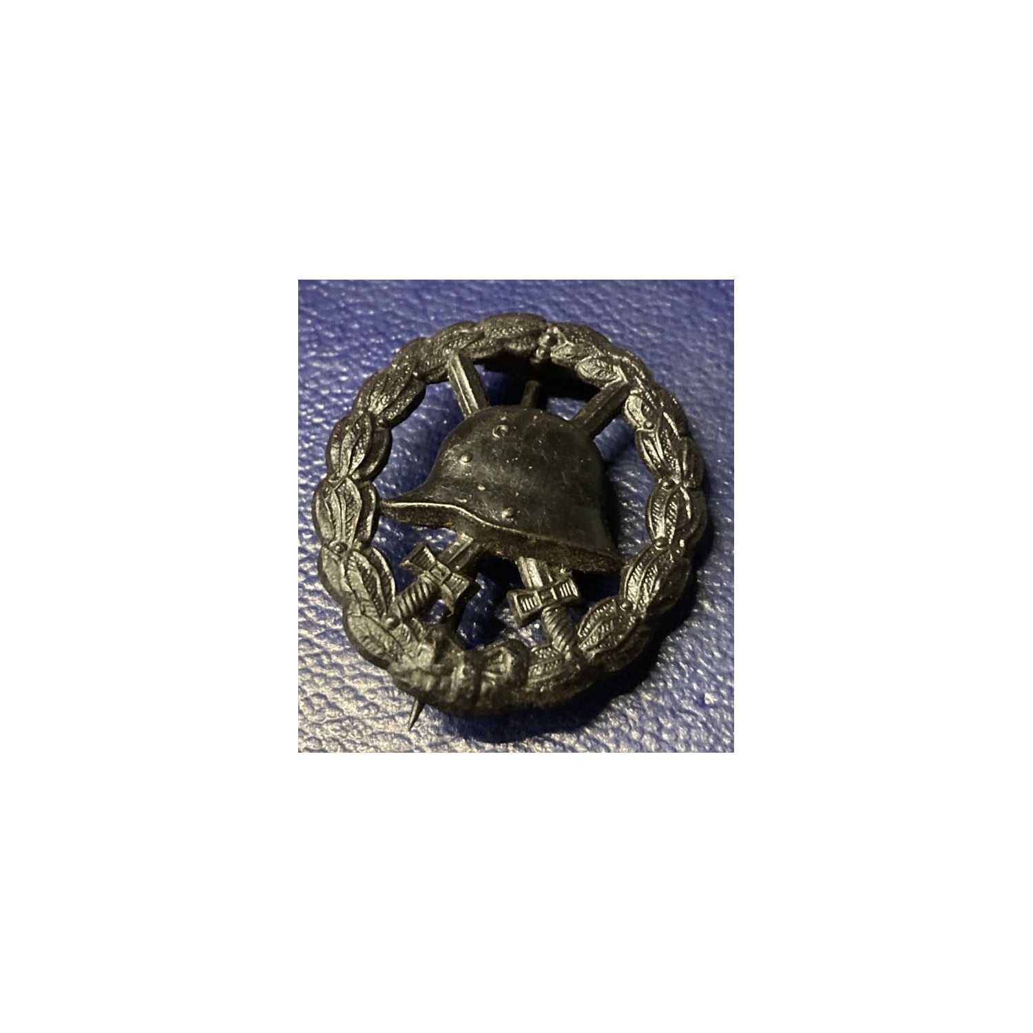 German first war traforated wounded badge , black grade