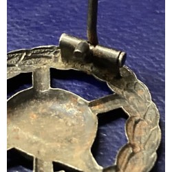 German wounded badge WWI , traforated model, black grade