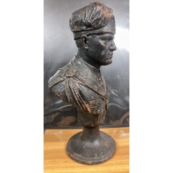 Büste des Duce Benito Mussolini, aus Eisen gegossen, mit Patina der Zeit