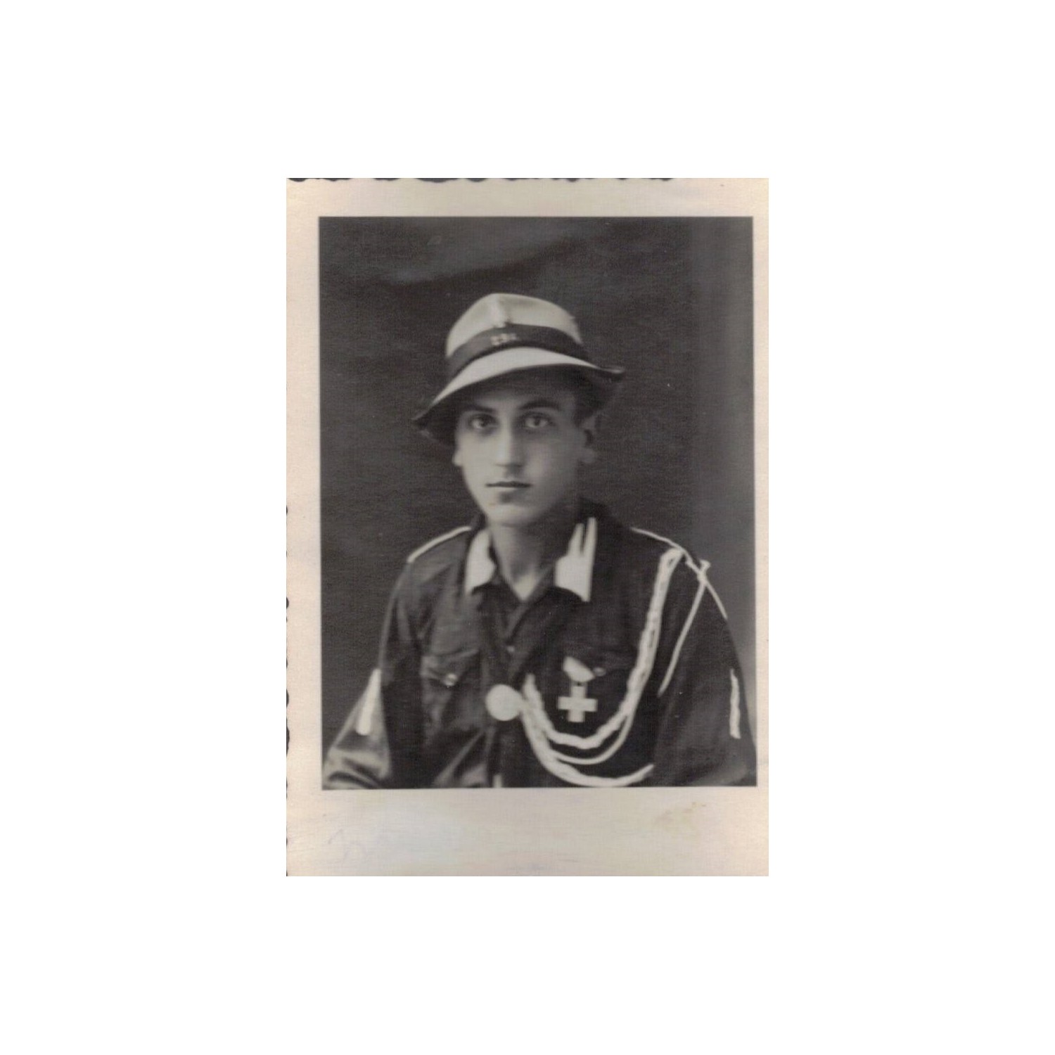 Portrait photo of a 1930s avant-garde