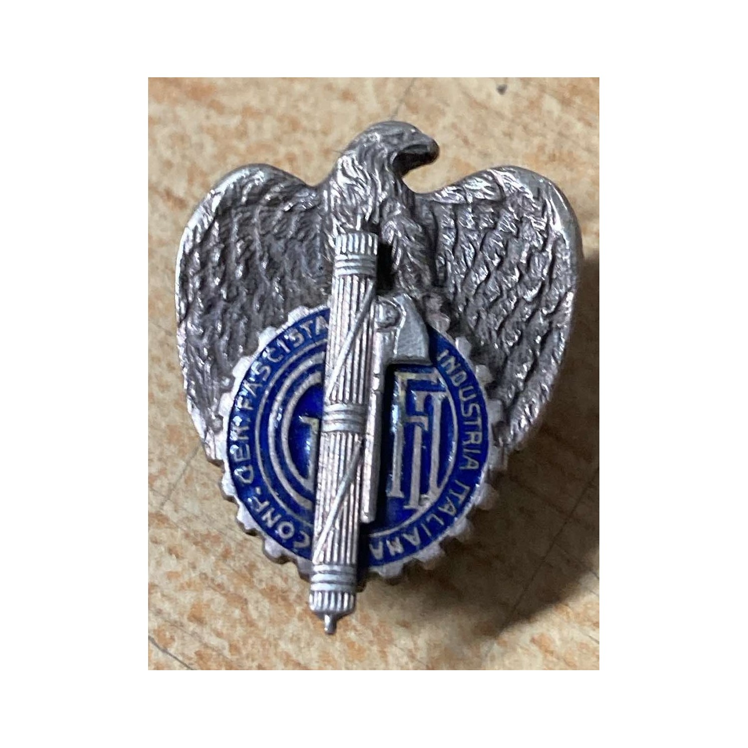 Badge of the General Fascist Confederation of Italian Industry