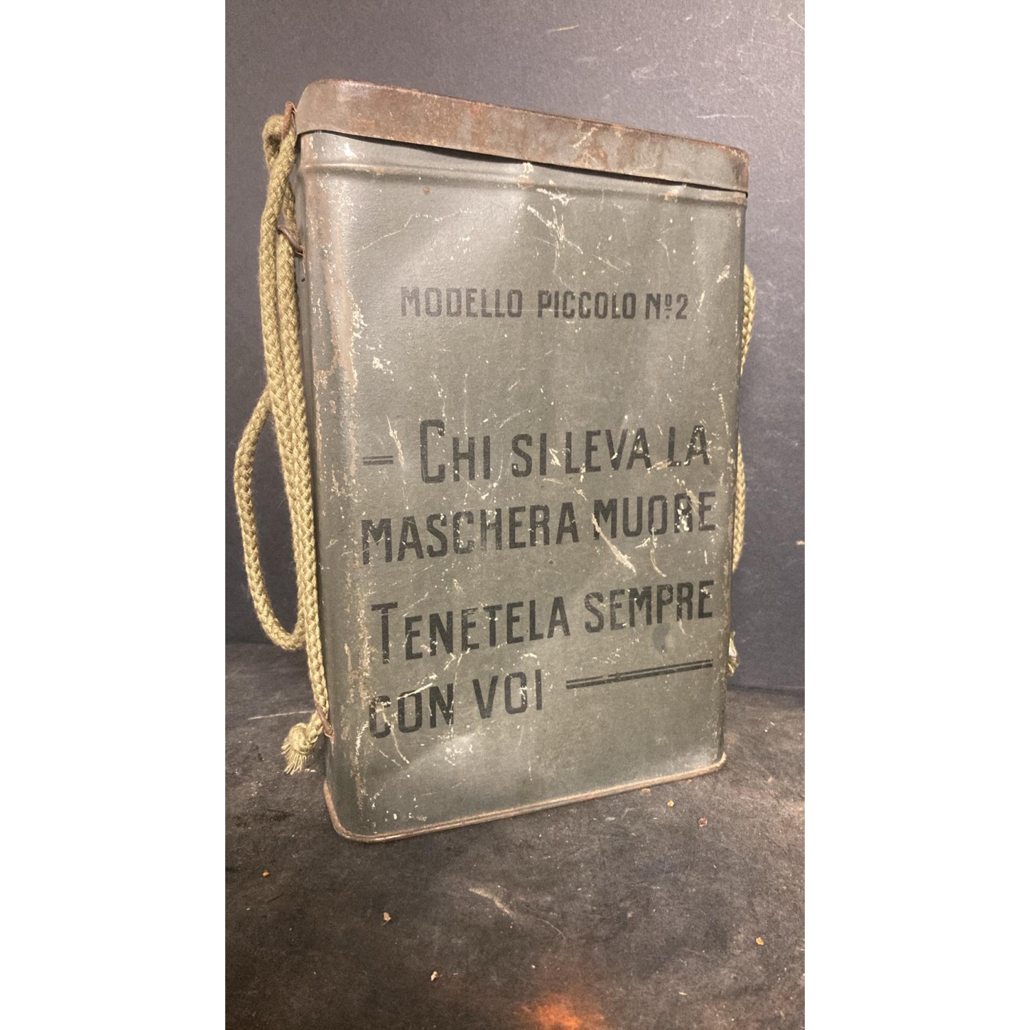 Rarita' !!! Custodia in metallo per maschera antigas polivalente 1a guerra mondiale