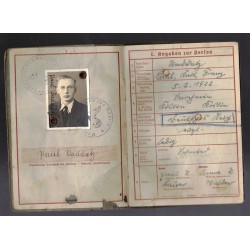 Interesting soldbuch that belonged to an Obergefreiter Inf. Pz.Jager Komp 32 , Raddatz Paul