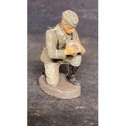 Elastolin/Lineol camp character soldier