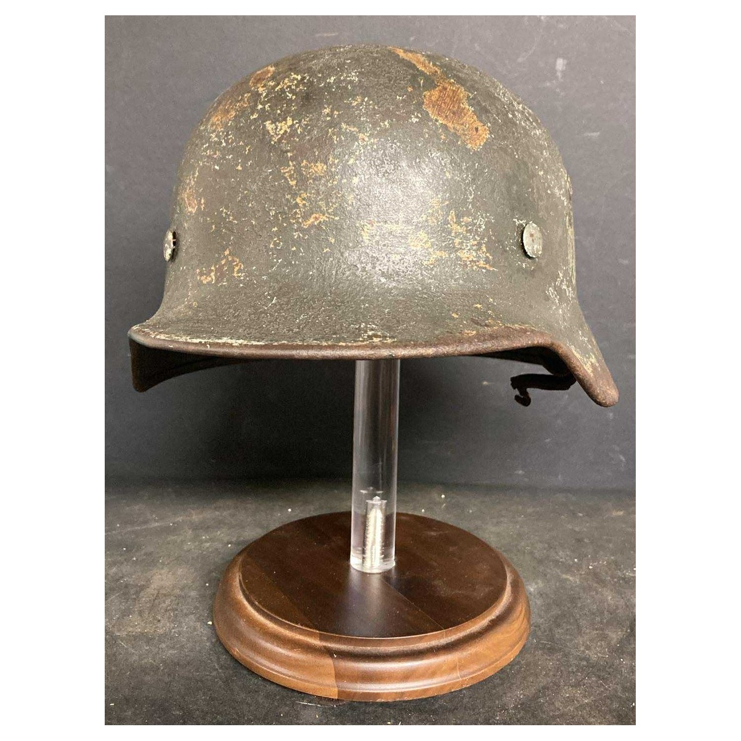 Stunning German Army helmet, WH, model 40 camouflage