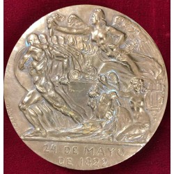 Stunning bronze medallion commemorating the Battle of Pichincha 1822/1922