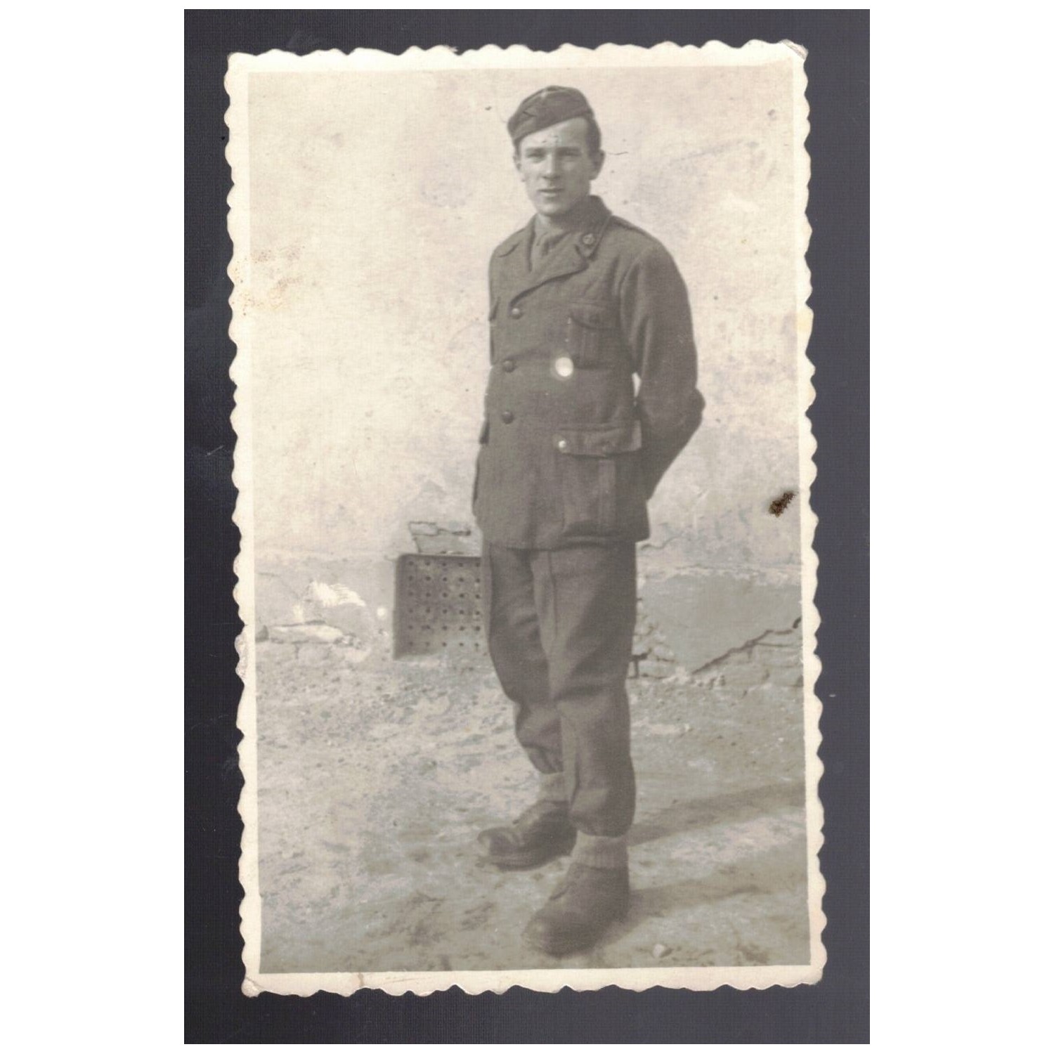 Portrait photo of a soldier of the ENR National Republican Army 1944/45