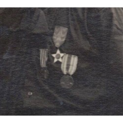 Foto ritratto di un Fascista in camicia nera e decorazioni anni 20