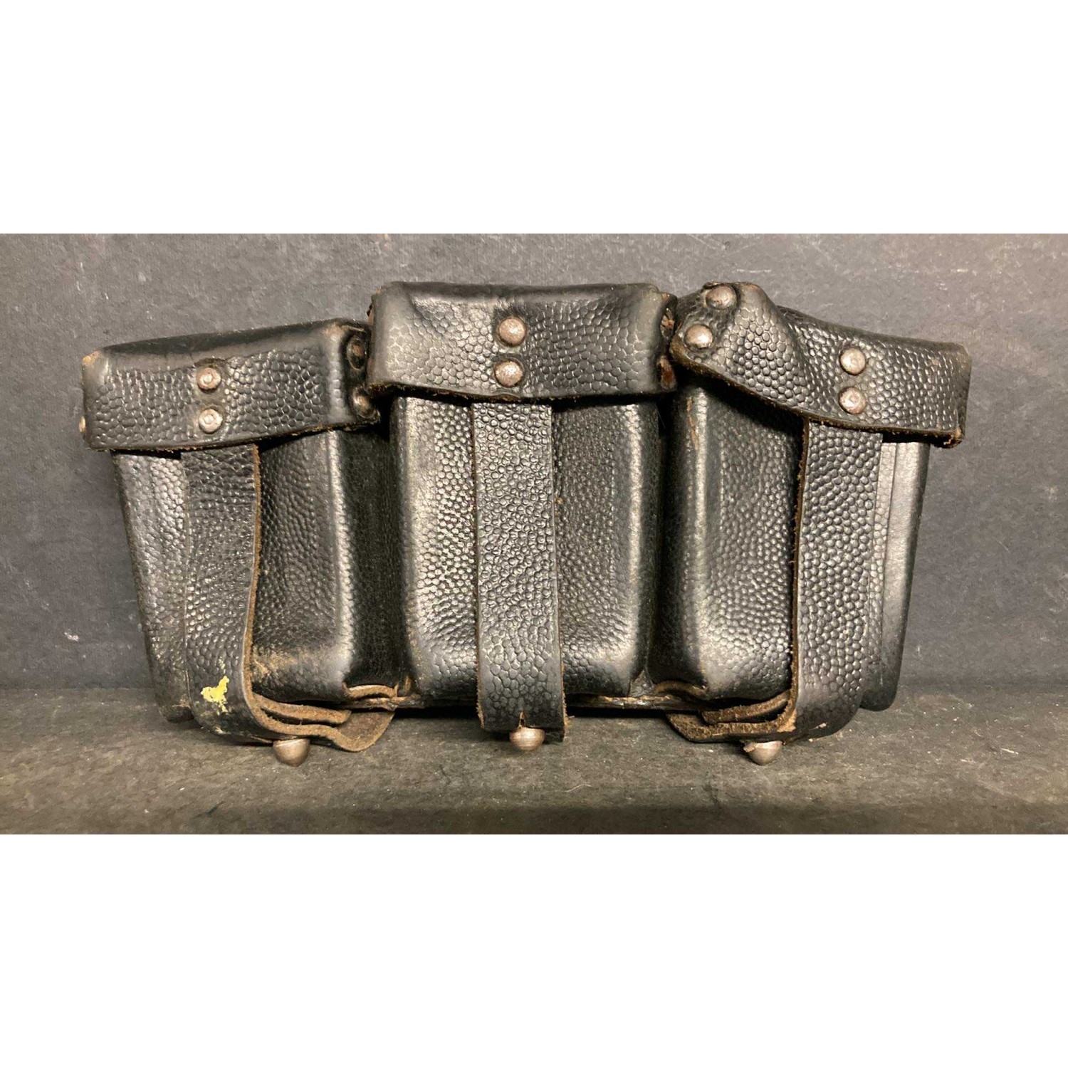 Leather magazine pouch for Mauser K98 rifle 1942