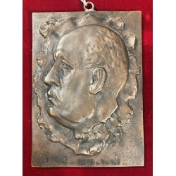 Bronze plaque, to hang on the wall, with effigy of the Duce Benito Mussolini
