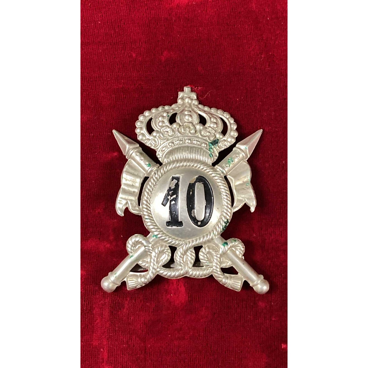 10th Cavalry Rgt Vittorio Emanuele II° hat front  badge untill 1934