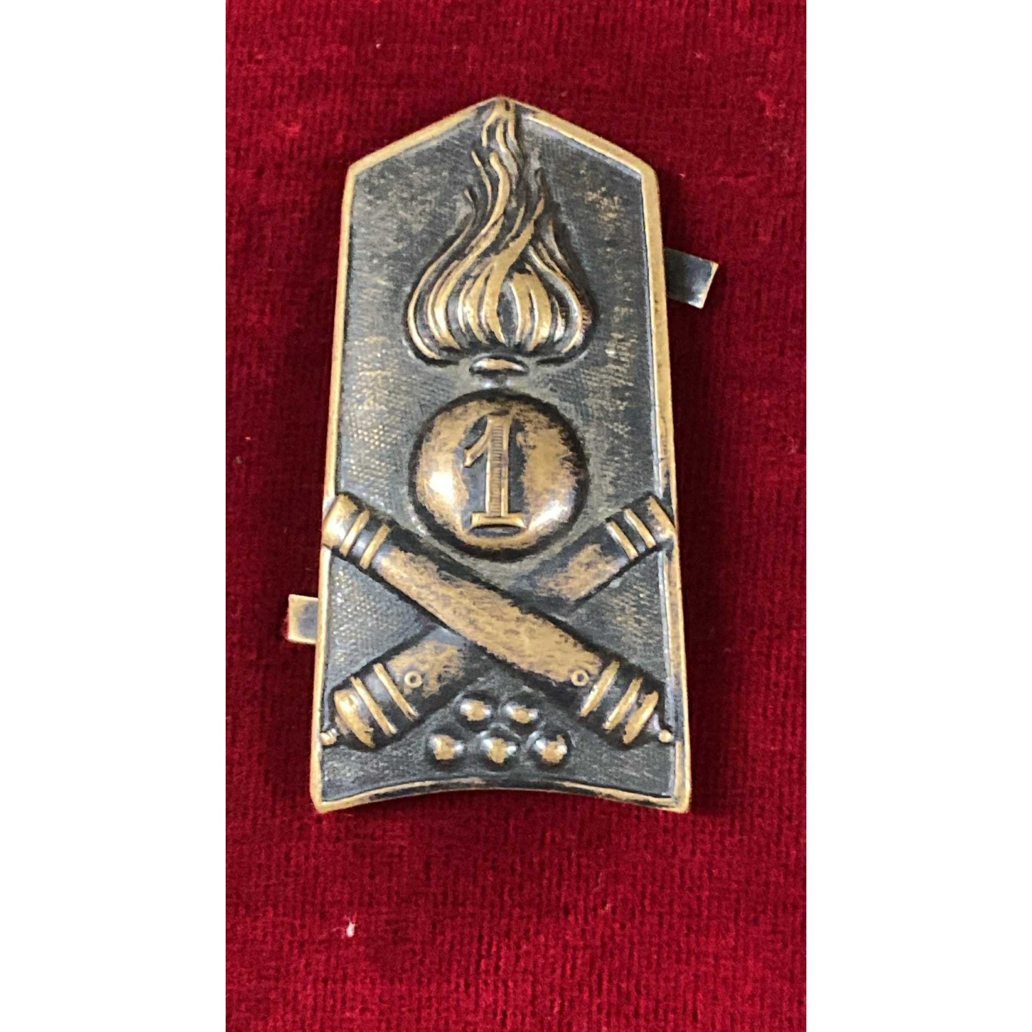 Adrian helmet insignia from the 1920s, 1st Heavy Artillery Regiment