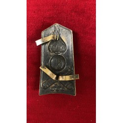Adrian helmet insignia from the 1920s, 1st Heavy Artillery Regiment