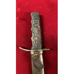 Militia dagger for Blackshirts M35 troops with a dedication on the blade and a fully sculpted handle