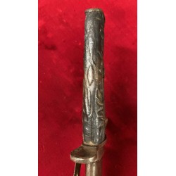 Militia dagger for Blackshirts M35 troops with a dedication on the blade and a fully sculpted handle