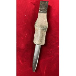 Carcano Mod.38 short fixed bayonet, III° model, complete with leather strap, excellent condition, 100% browned
