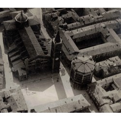 Bellissima foto aerea del Duomo e del Battistero di Parma anni 30