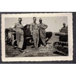 Photo of a CV 35 tank and crew, the photos measure 11.5x8 cm