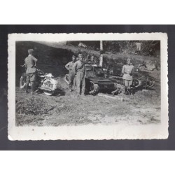 Photo of a CV 35 tank and crew, the photos measure 11.5x8 cm