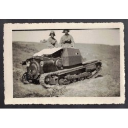 Photo of a CV 35 tank and crew, the photos measure 11.5x8 cm