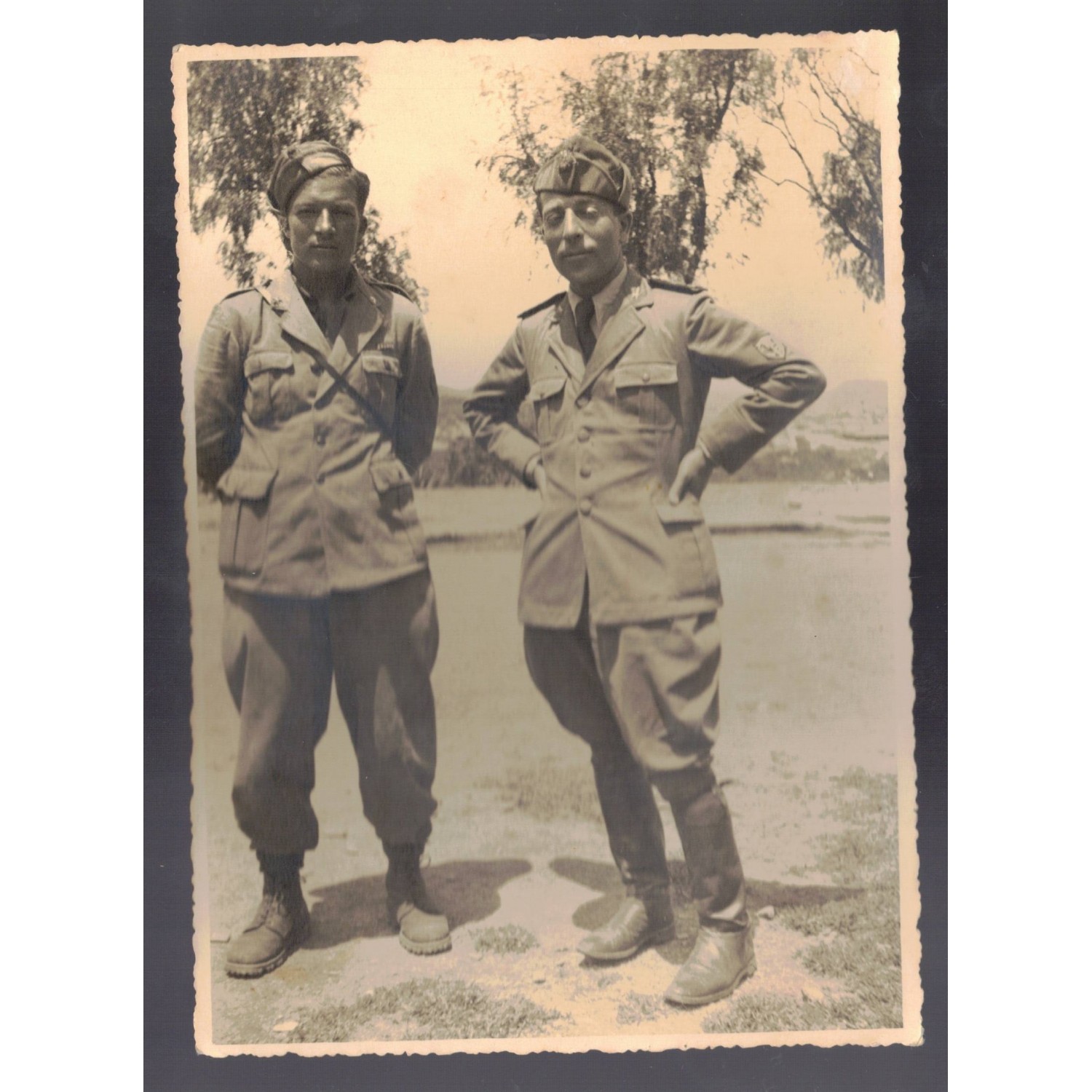 Photo of the African war, an officer and a soldier