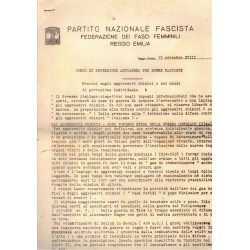 Lotto di libretti e manuale Corso Protezione Antiaerea per Donne Fasciste 1940