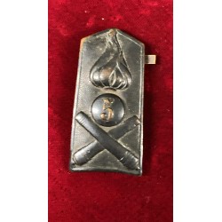 Metal plaque insignia for Adrian helmet, 1920s, 5rd Artillery Regiment