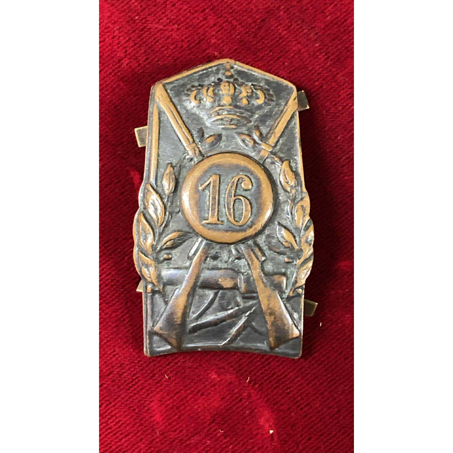 Metal plaque emblem for Adrian helmet, 1920s, 16th Infantry Regiment "PISTOIA"