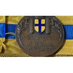Beautiful bronze and enamel medal PARMA IX° Vittoria del Grano Competition 1932, Granaria Propaganda Commission