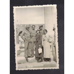 Coppia di foto private di soldati italiani in tenuta tropicale