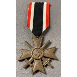 Croce al merito con spade  Terzo Reich marcata L/11  L/11 Wilhelm Deumer, Lüdenscheid