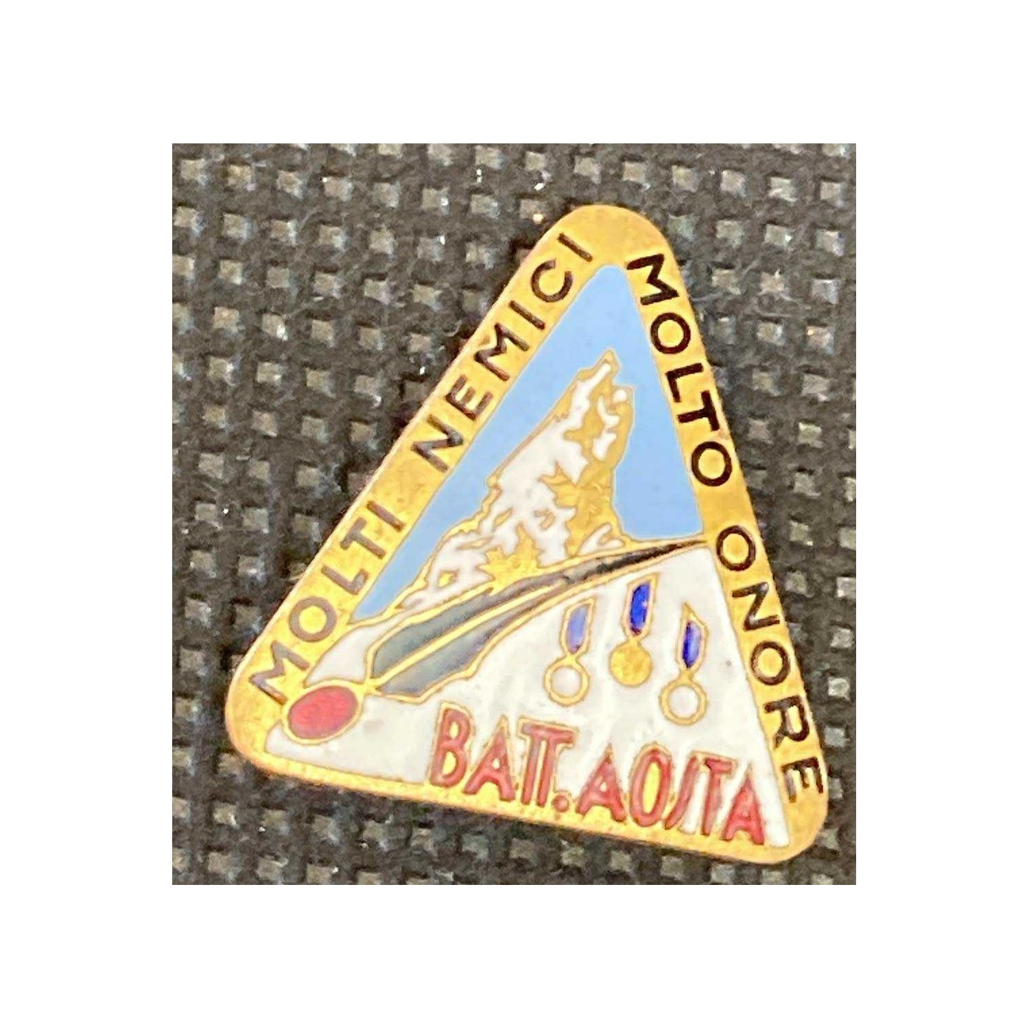 Distintivo truppe alpine Battaglione AOSTA Molti Nemici Molto Onore