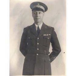 Paar Fotografien eines Oberstarztes der italienischen Luftwaffe, 1940