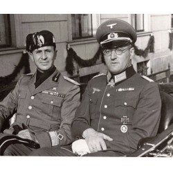 Istituto LUCE photo of Benito Mussolini's visit to Germany.