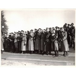 Foto Istituto LUCE  incontro di ufficiali italiani e ufficiali tedeschi