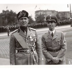 Istituto LUCE Photo: General of the Fascist Militia with Minister Joseph Goebbels, 1937