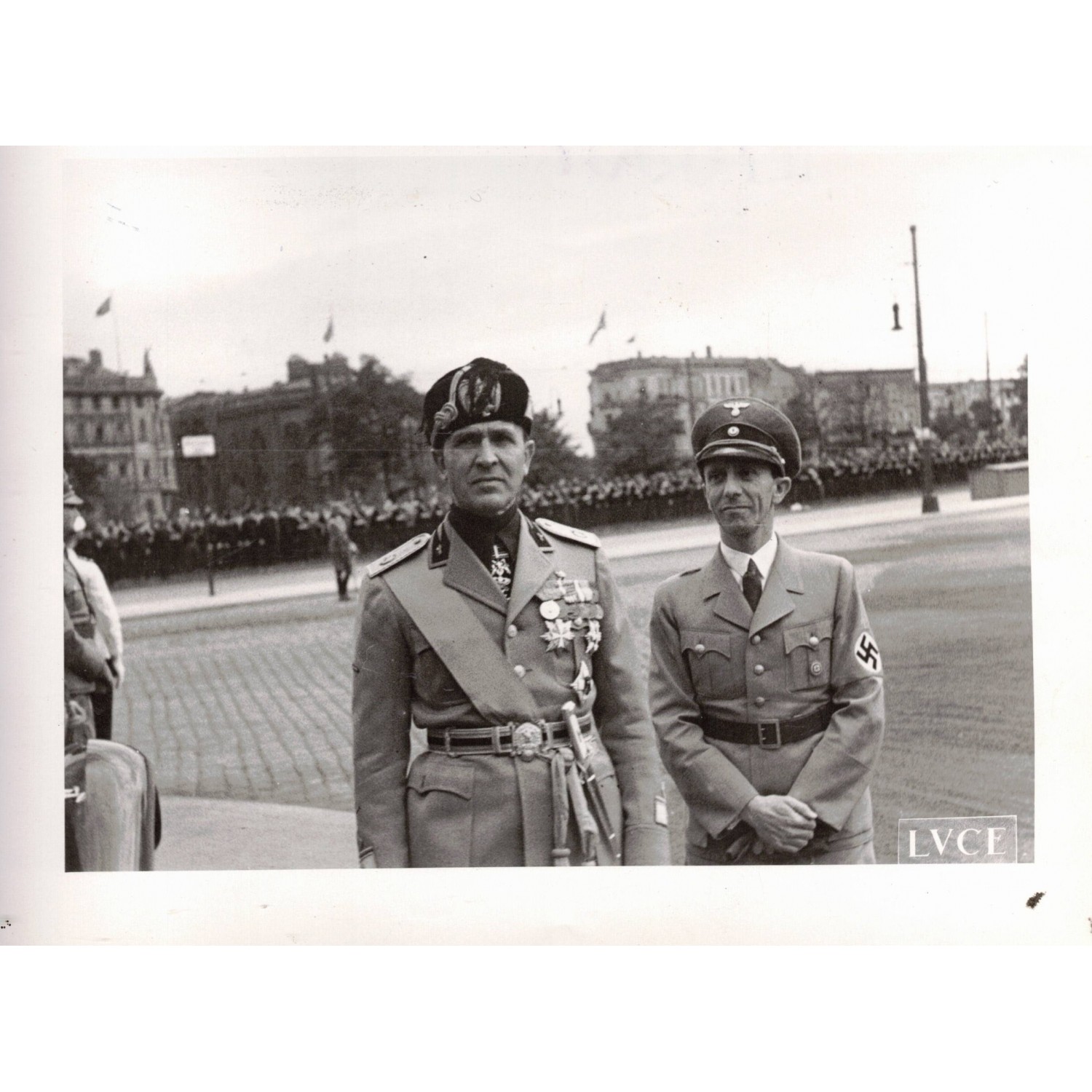 Istituto LUCE Photo: General of the Fascist Militia with Minister Joseph Goebbels, 1937