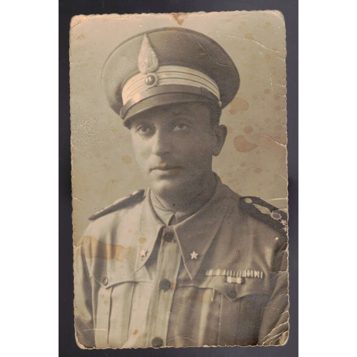 Porträtfoto im Postkartenformat eines Offiziers des 2. Kolonialkavallerieregiments, 1936