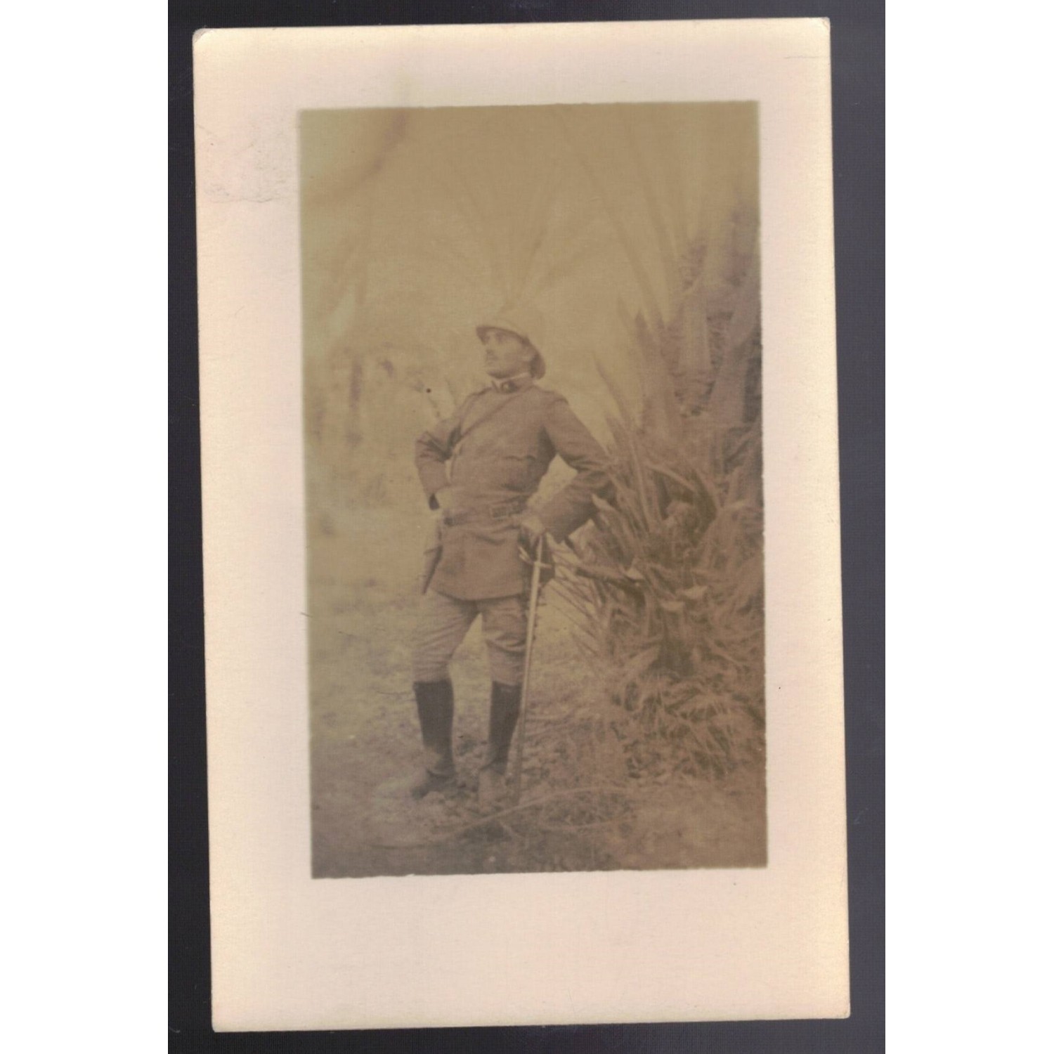 Foto ritratto formato cartolina Ufficiale in uniforme coloniale Libia 1911/1913